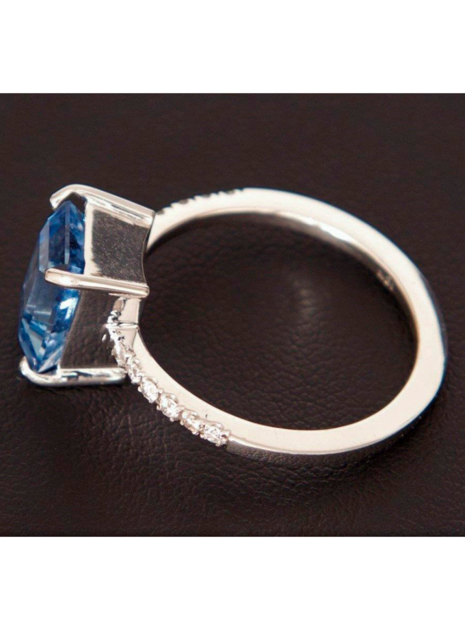 18K WHITE GOLD BLUE BERYL & DIAMOND RING